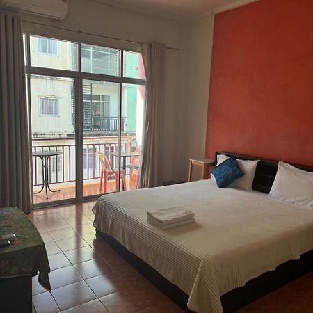 Lucky Banzaan Hotel Patong Bagian luar foto